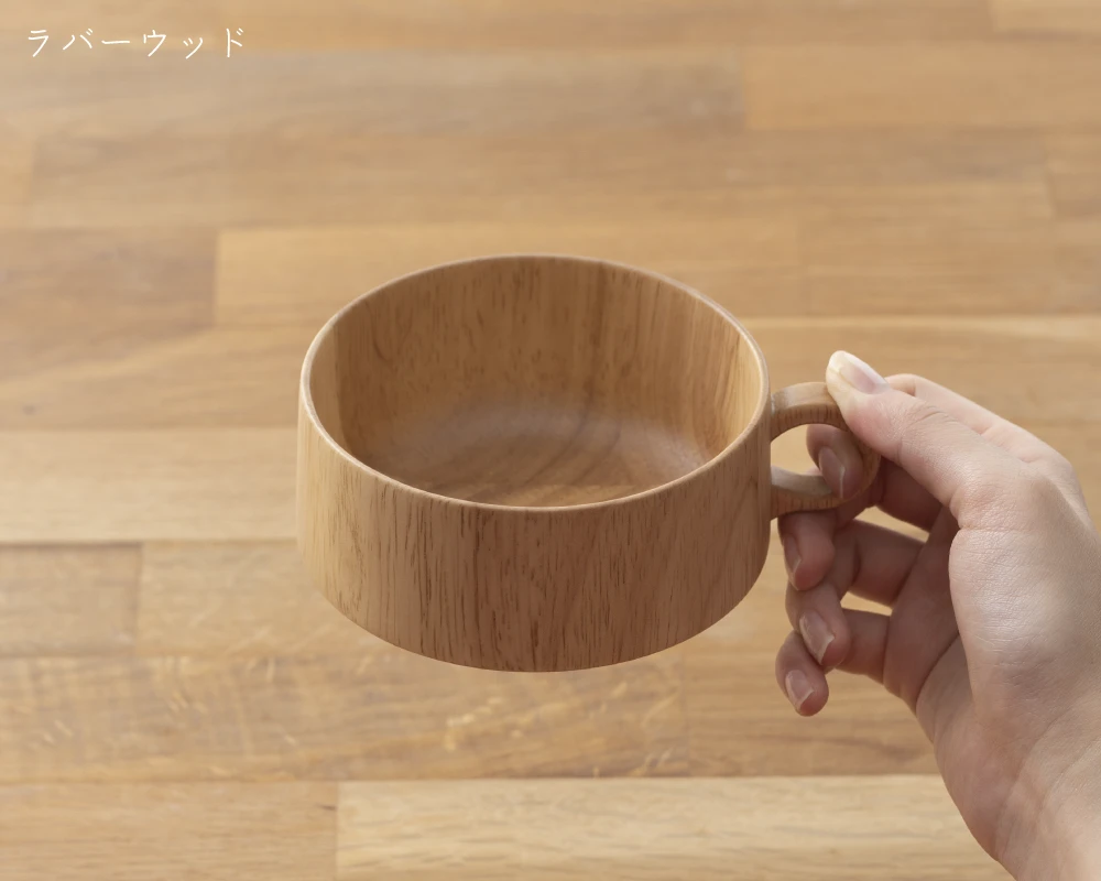 木のスープカップ